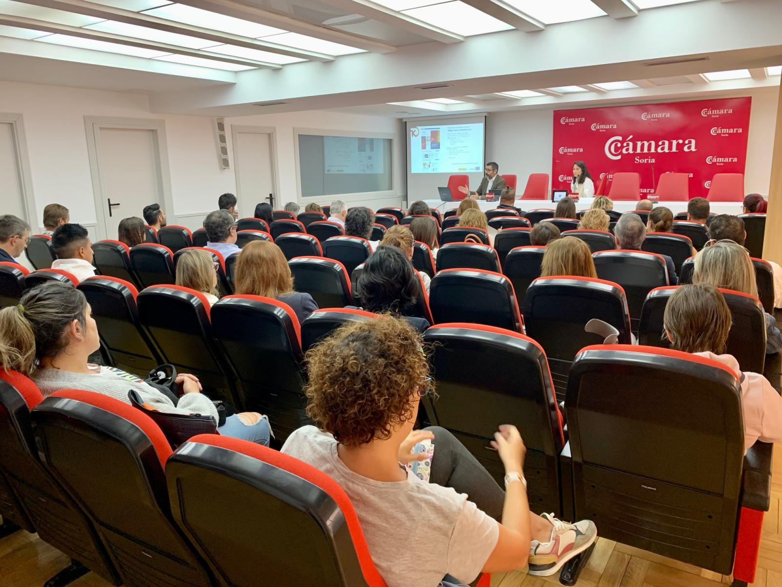 50 empresas de Soria asisten a la presentación del Kit Digital en la Cámara de Comercio